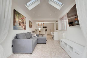 Wonderful Coastal Cottage with Garden, North Shields